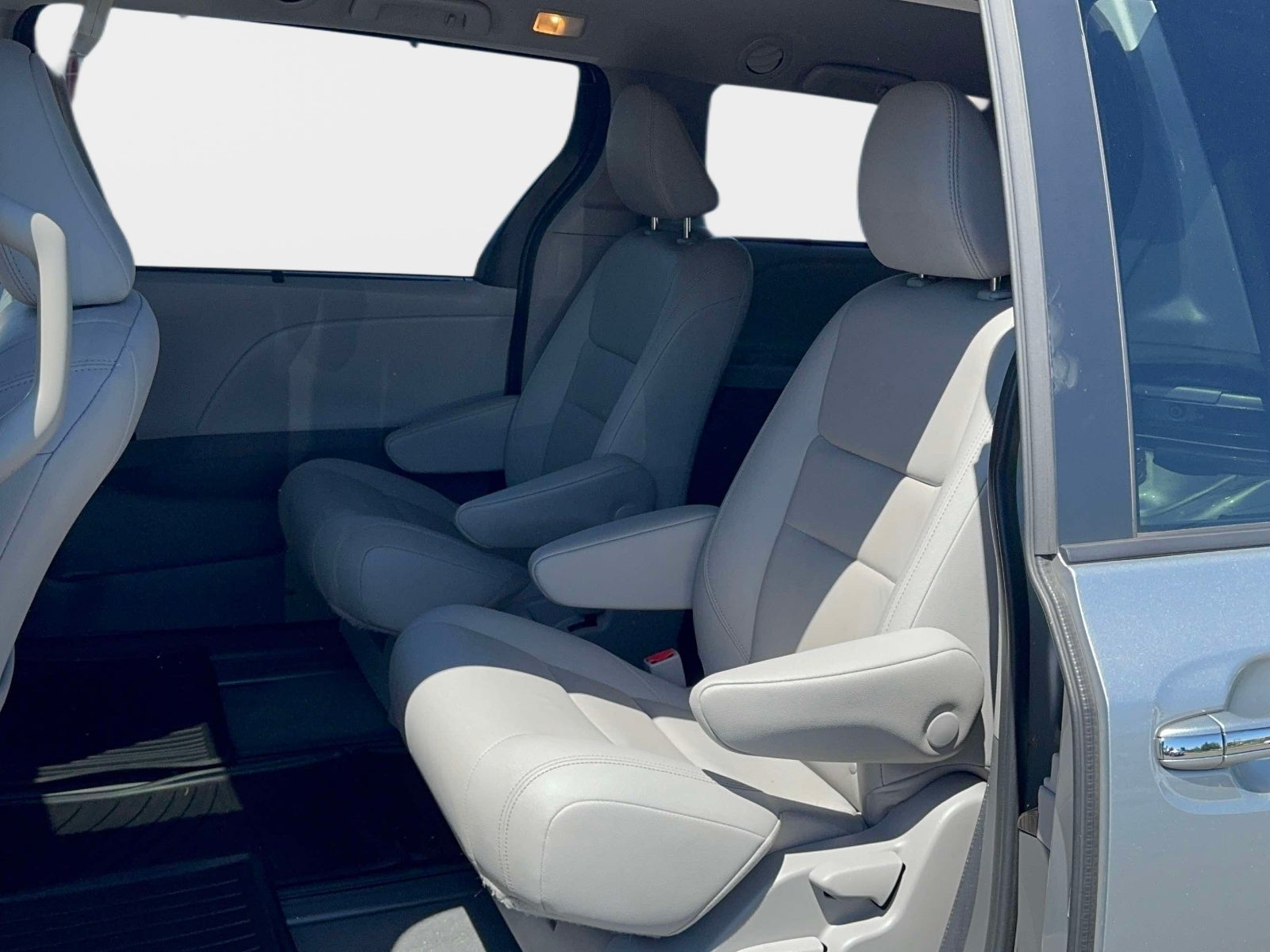 2020 Toyota Sienna XLE Premium 7 Passenger