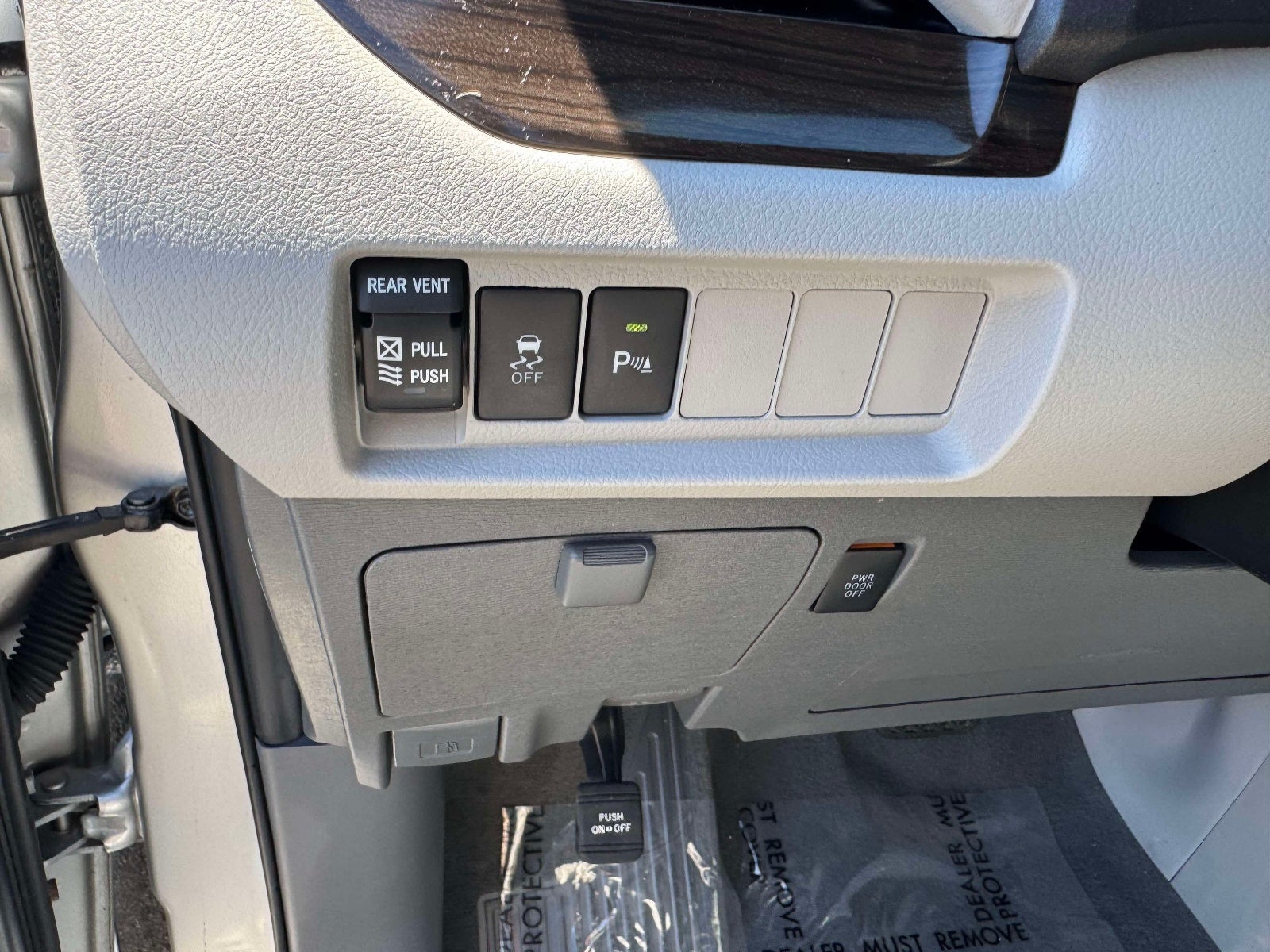 2020 Toyota Sienna XLE Premium 7 Passenger