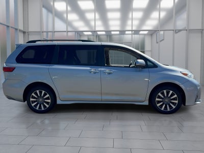 2020 Toyota Sienna XLE Premium 7 Passenger