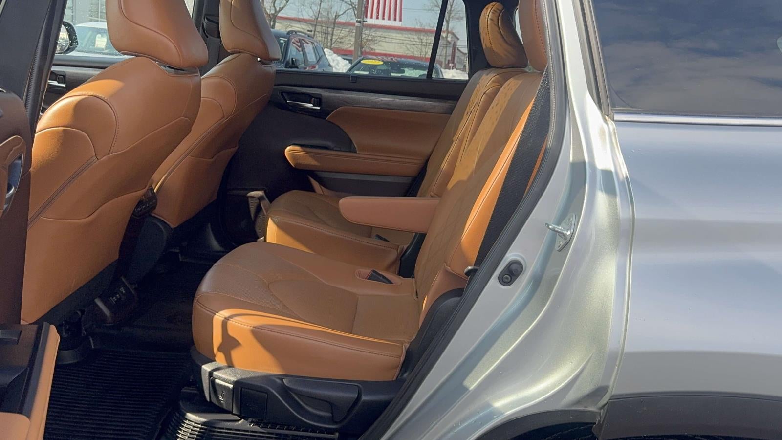 2021 Toyota Highlander Hybrid Platinum