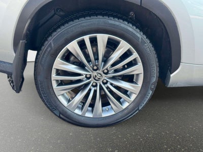 2021 Toyota Highlander Hybrid Platinum