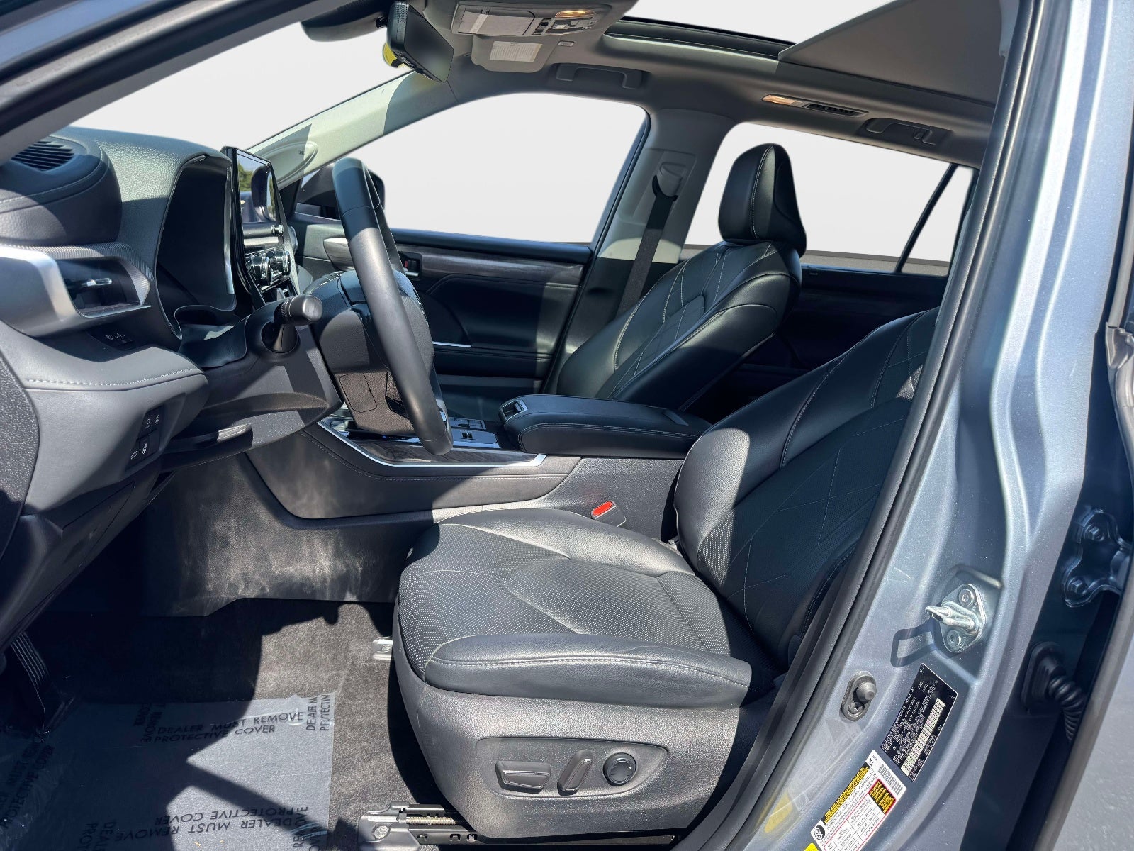 2023 Toyota Highlander Hybrid Platinum