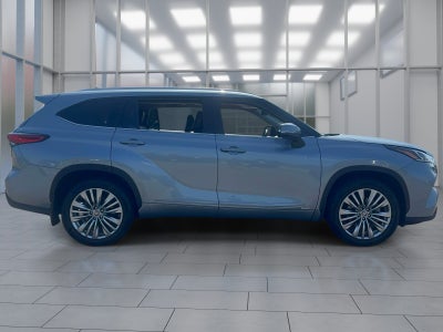 2023 Toyota Highlander Hybrid Platinum