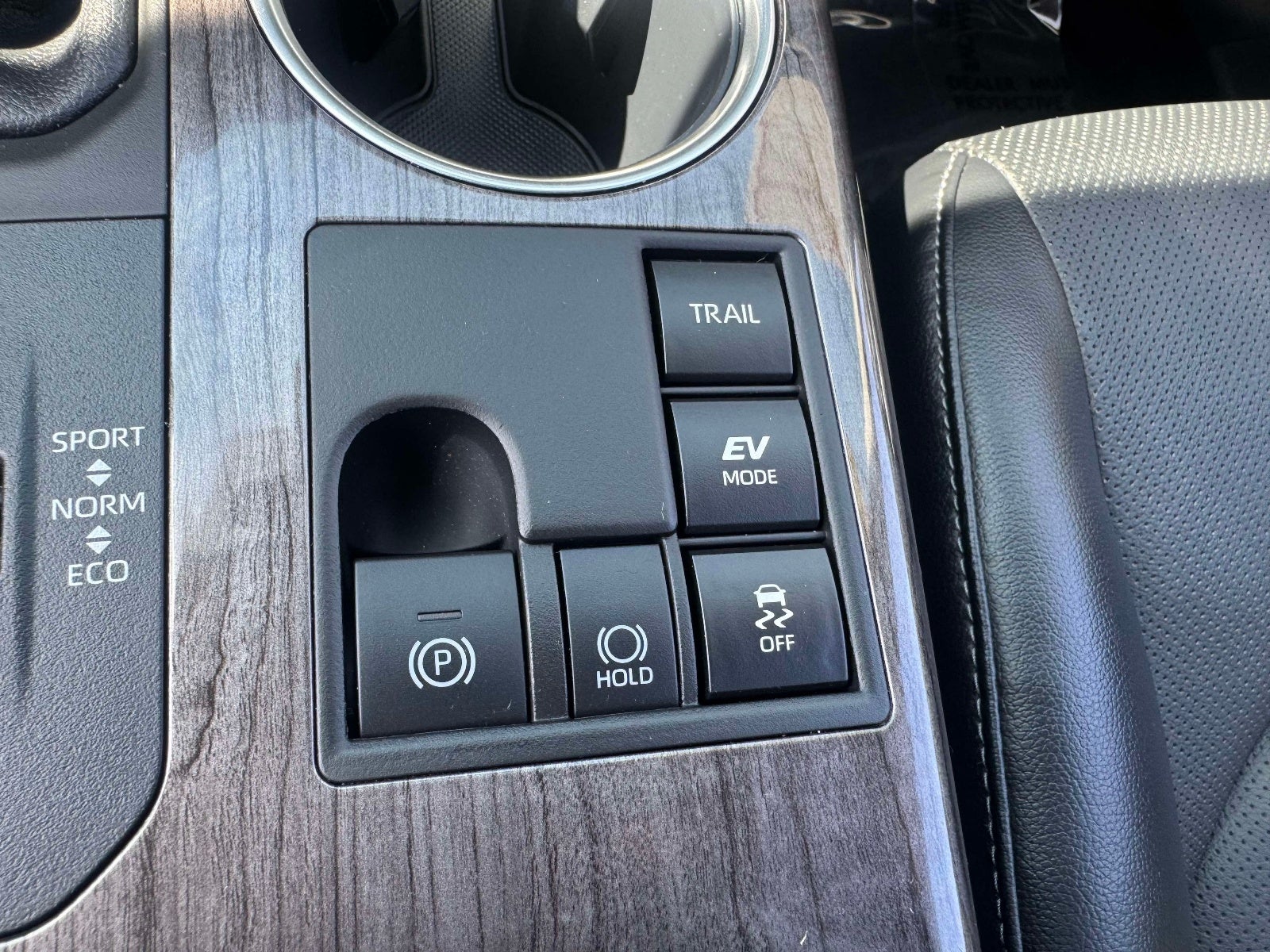 2023 Toyota Highlander Hybrid Platinum
