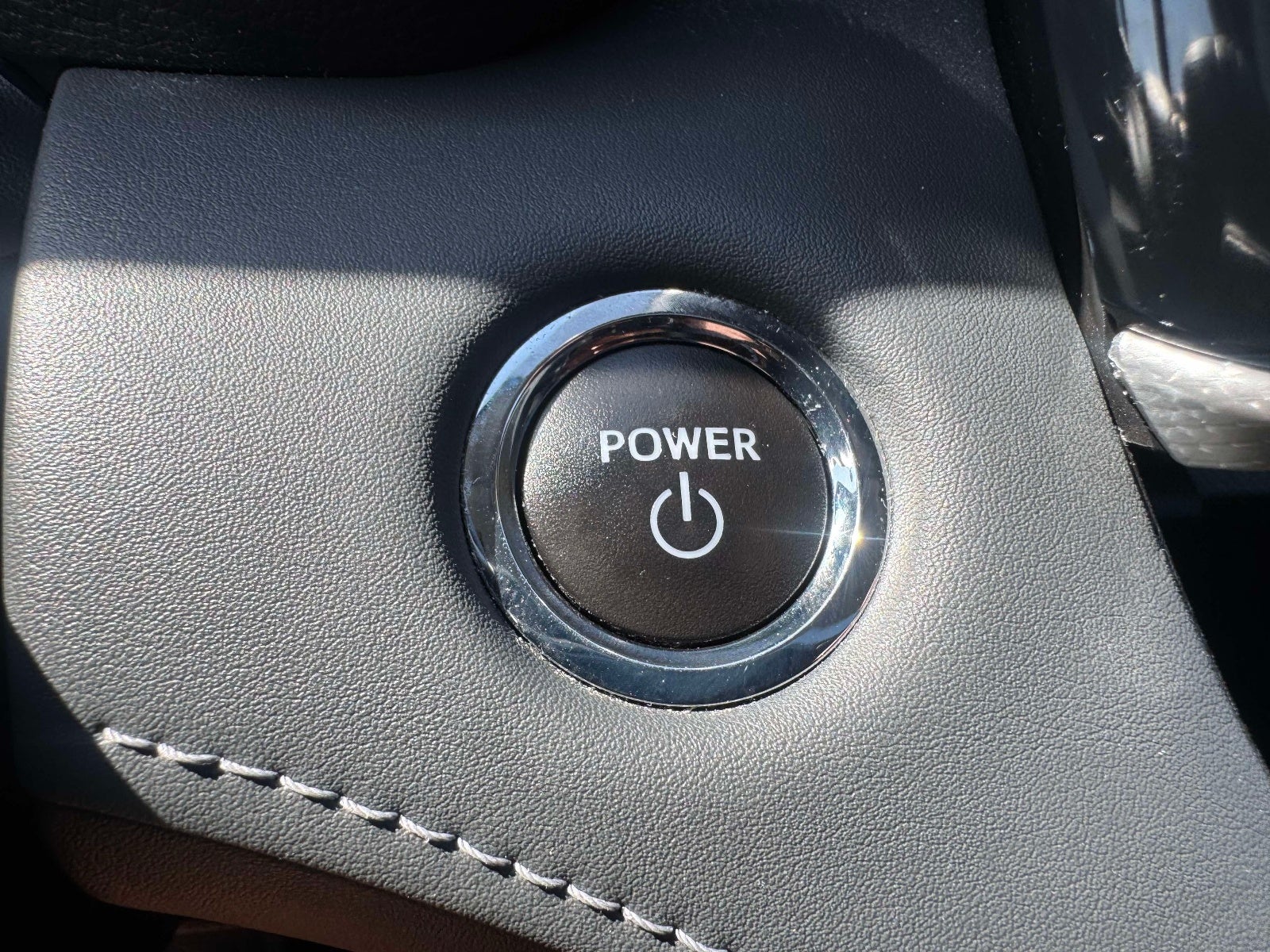2023 Toyota Highlander Hybrid Platinum