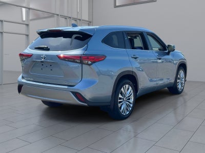 2023 Toyota Highlander Hybrid Platinum