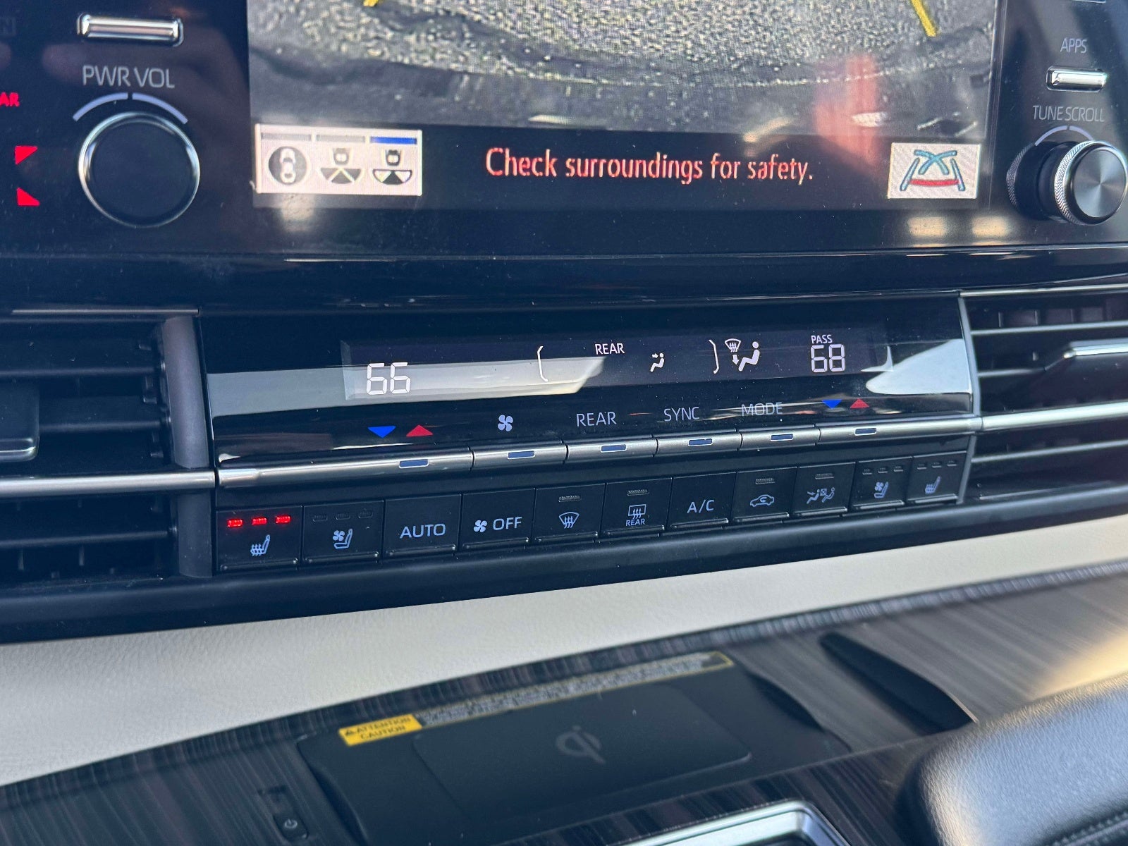 2023 Toyota Sienna Platinum 7 Passenger