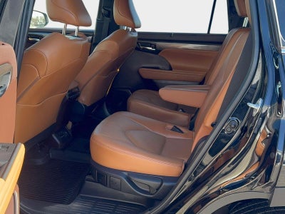 2022 Toyota Highlander Platinum