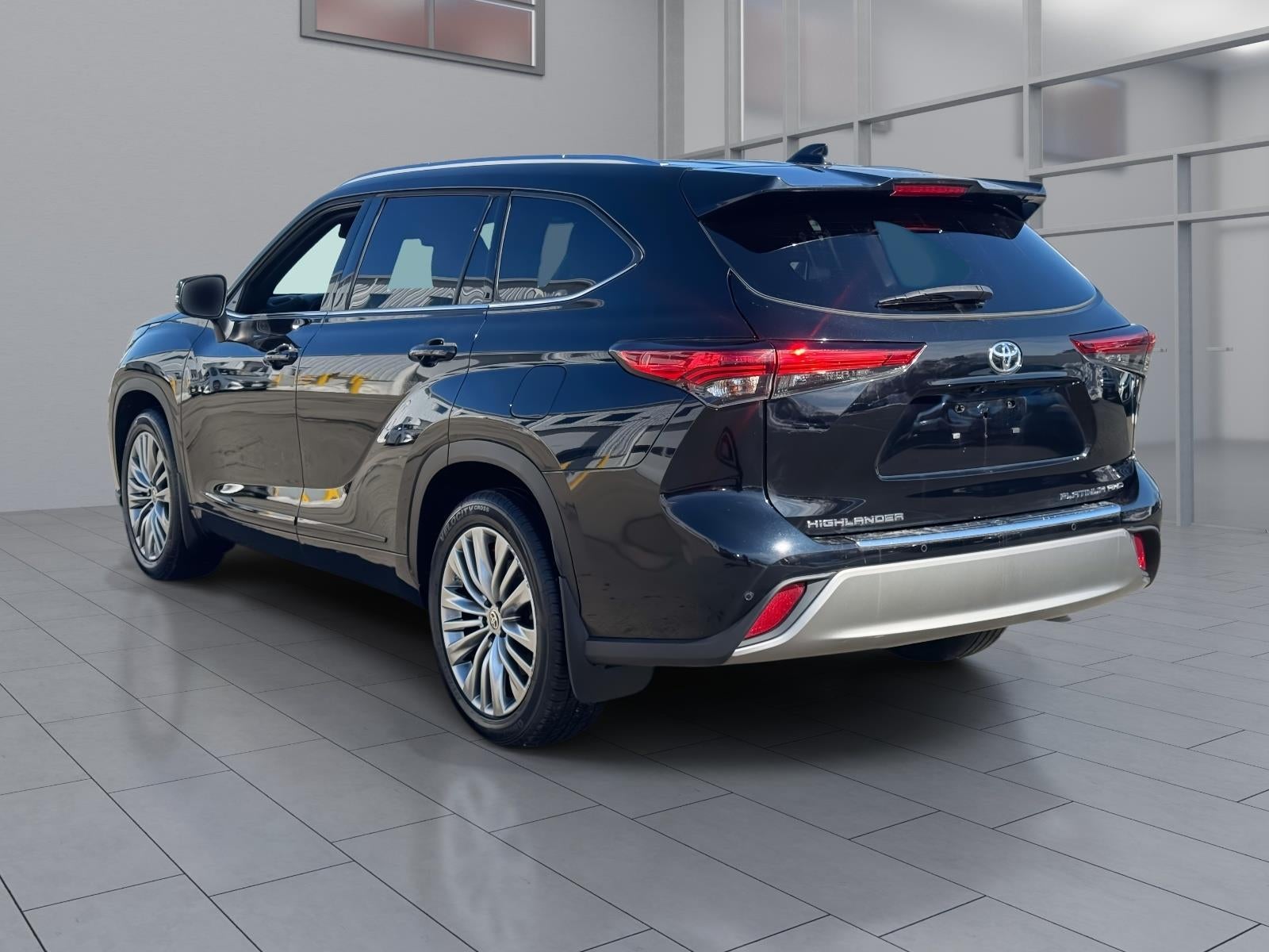 2022 Toyota Highlander Platinum