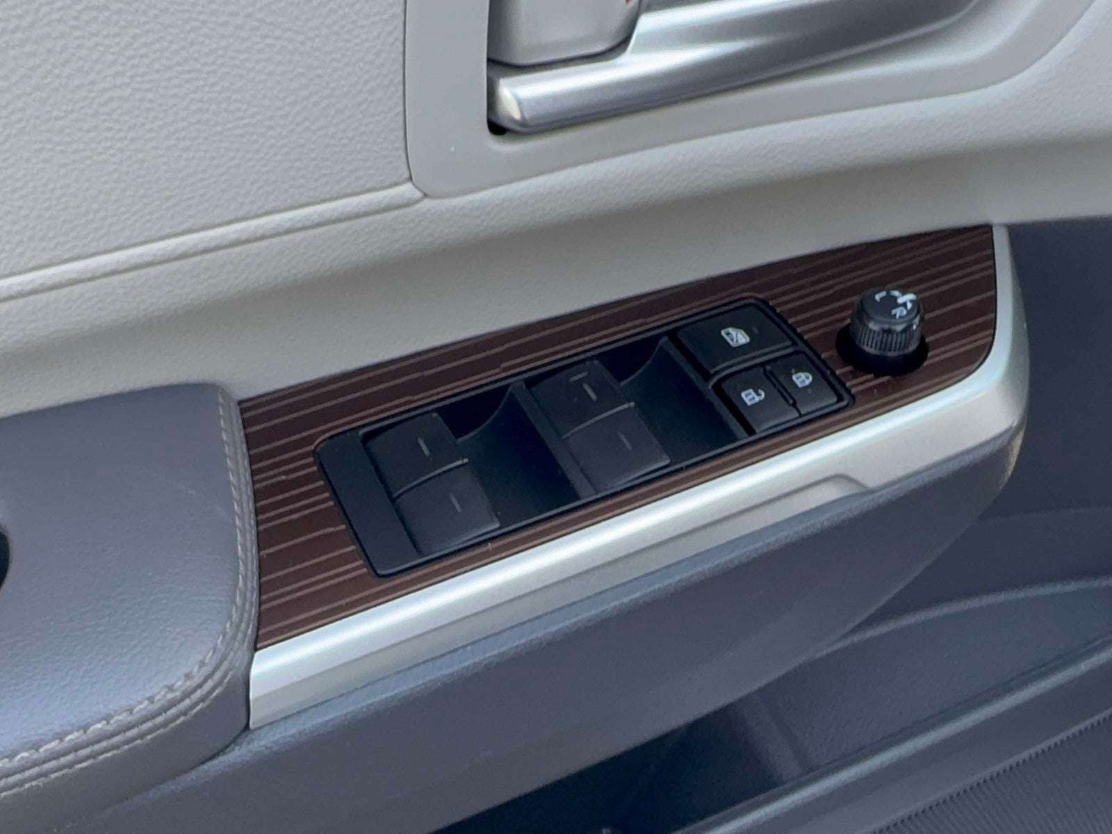 2023 Toyota Sienna XLE 7 Passenger