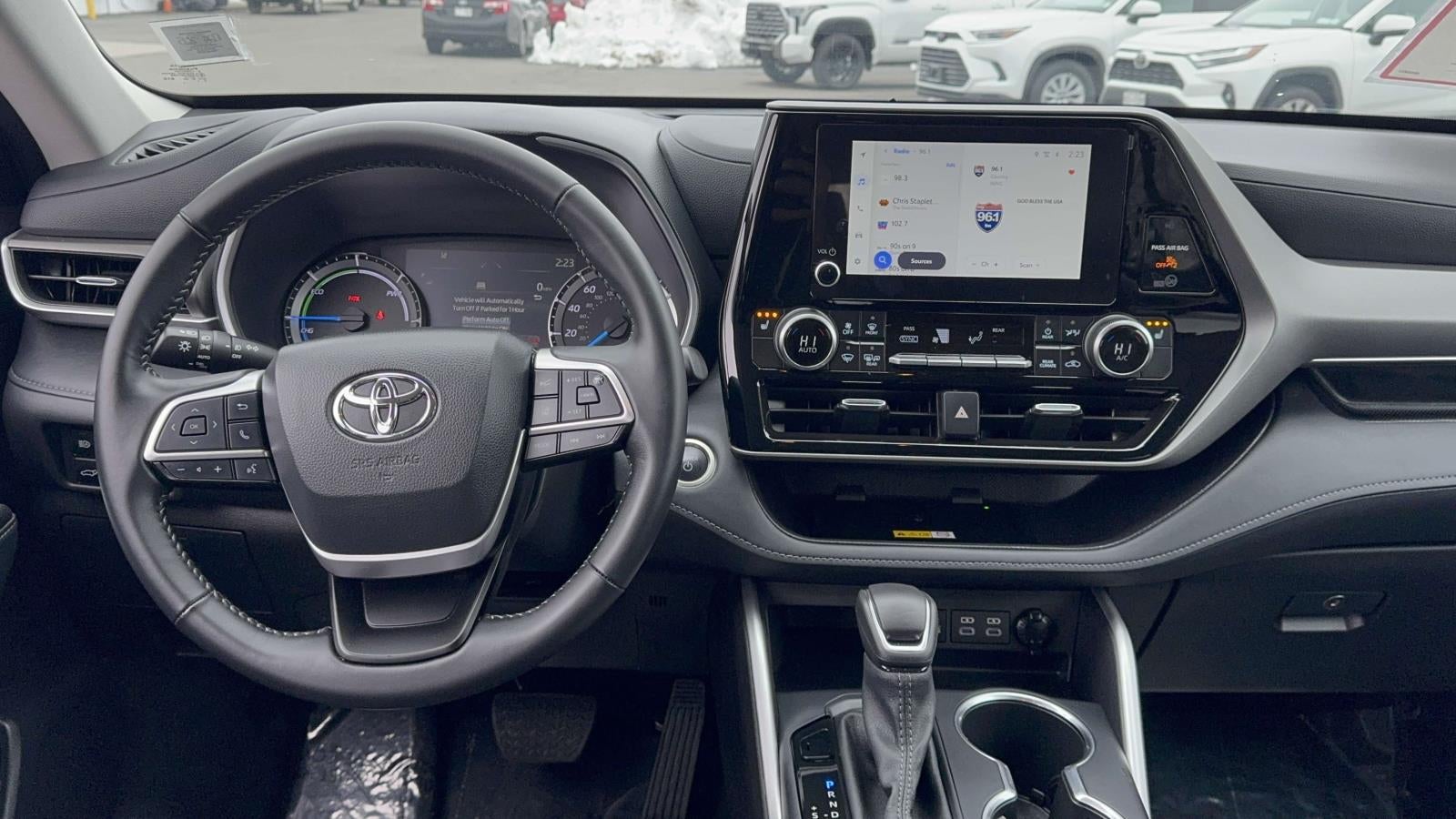 2025 Toyota Highlander Hybrid XLE