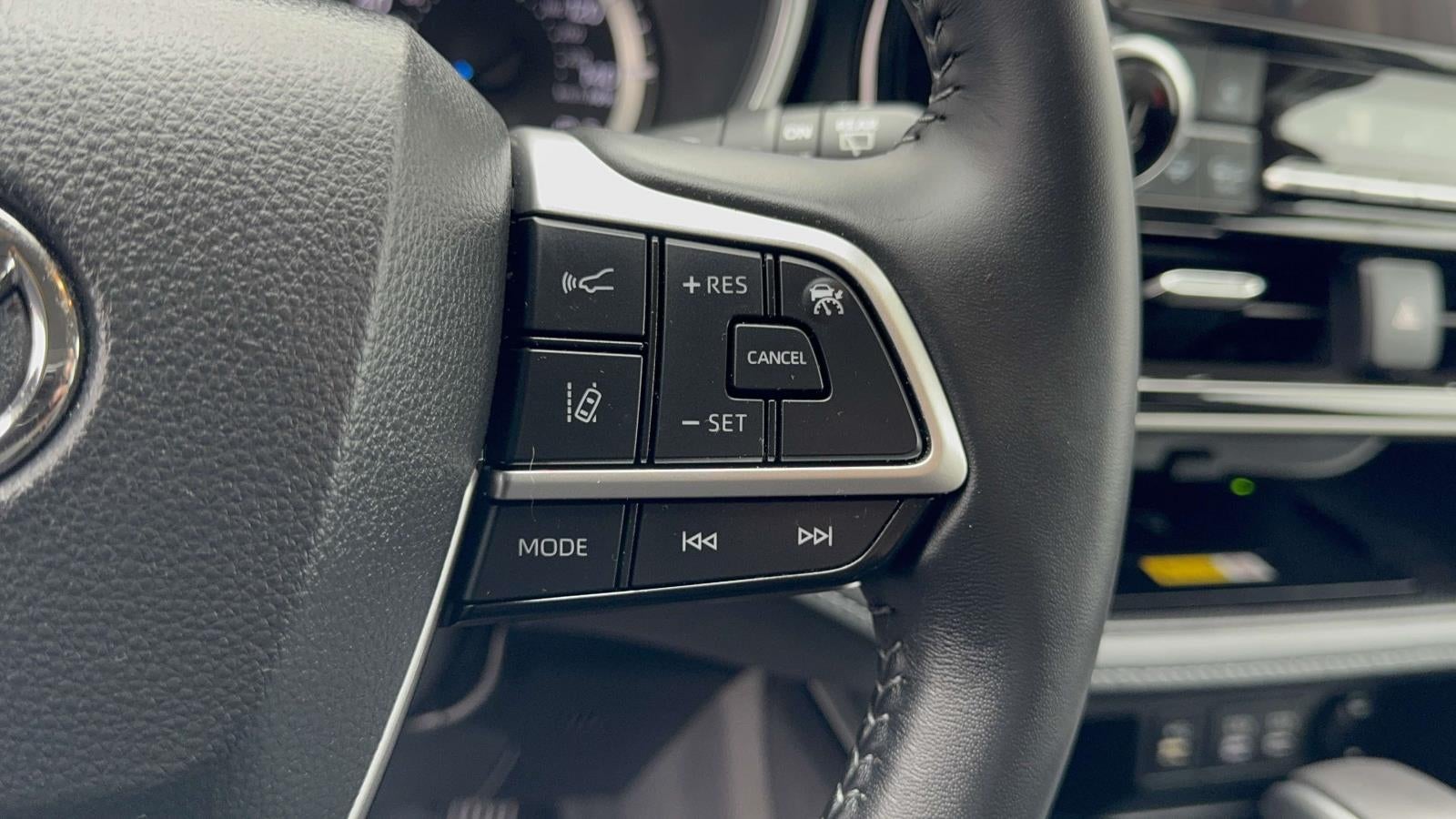 2025 Toyota Highlander Hybrid XLE