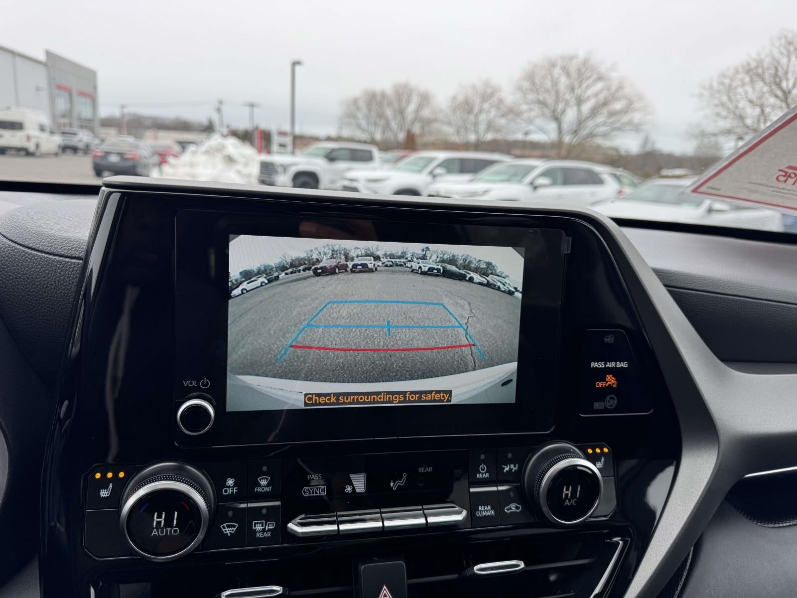 2025 Toyota Highlander Hybrid XLE