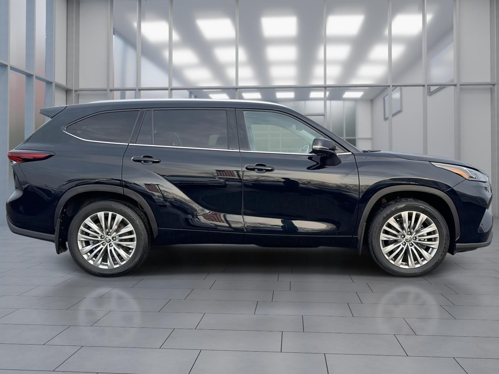2024 Toyota Highlander Platinum