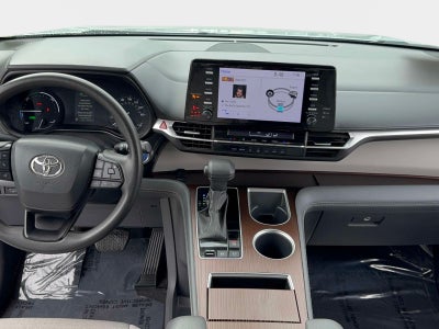 2023 Toyota Sienna LE 8 Passenger