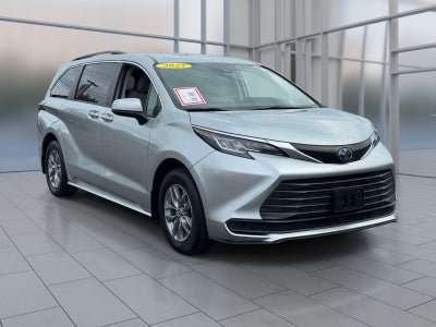 2023 Toyota Sienna LE 8 Passenger
