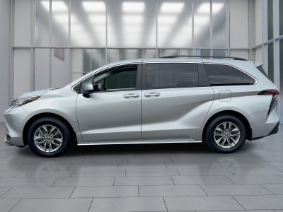 2023 Toyota Sienna LE 8 Passenger
