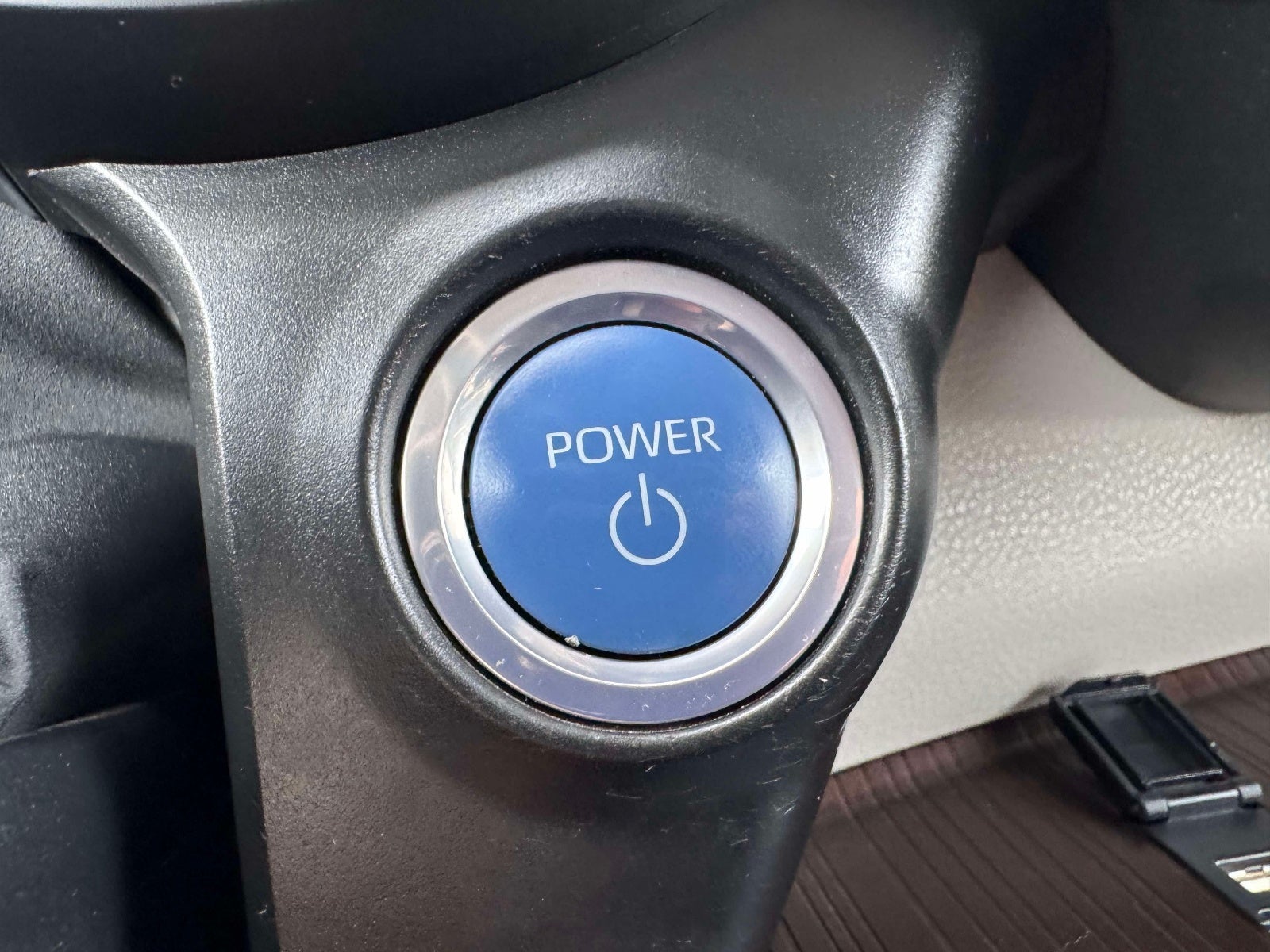 2023 Toyota Sienna LE 8 Passenger