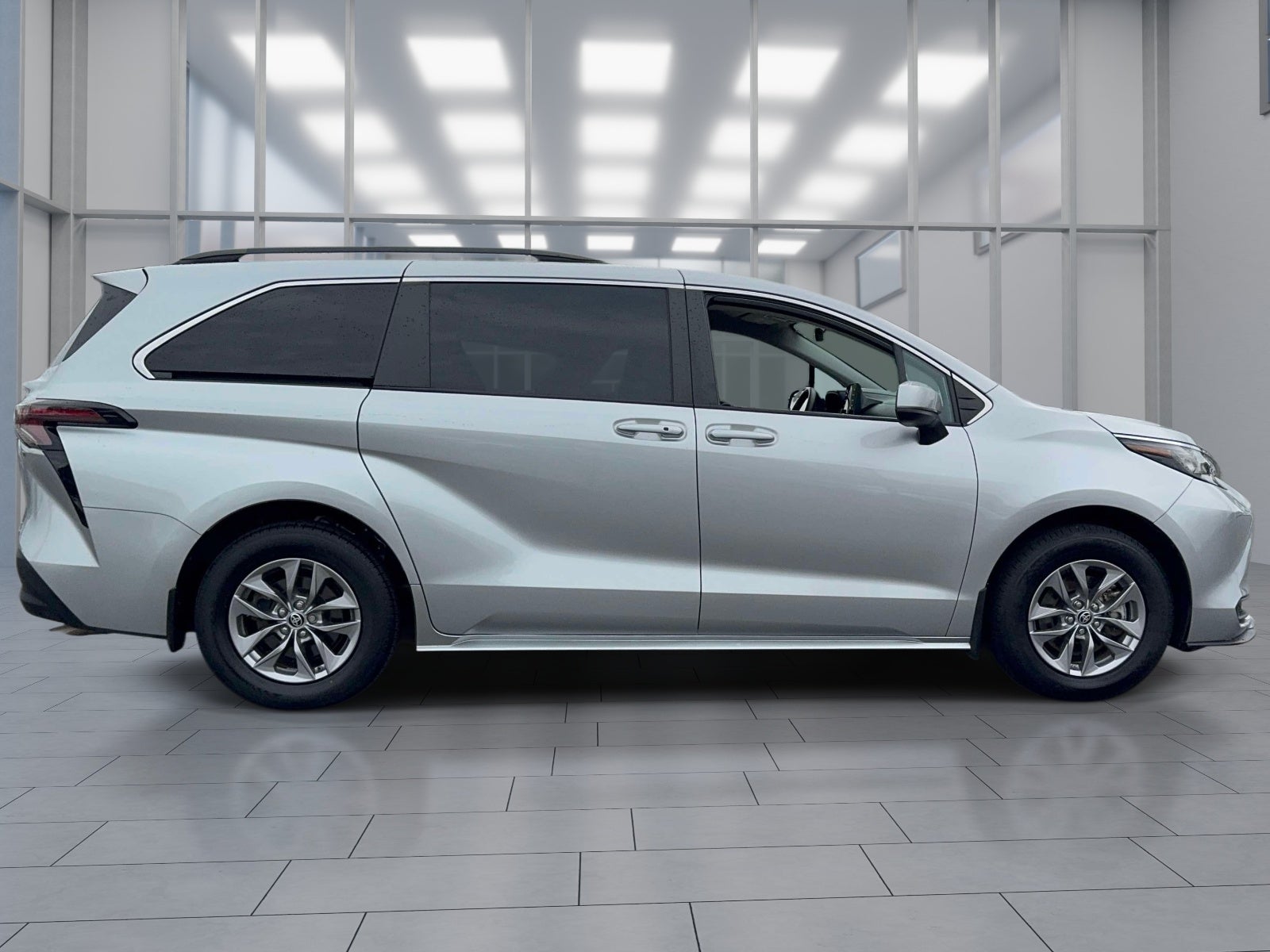 2023 Toyota Sienna LE 8 Passenger