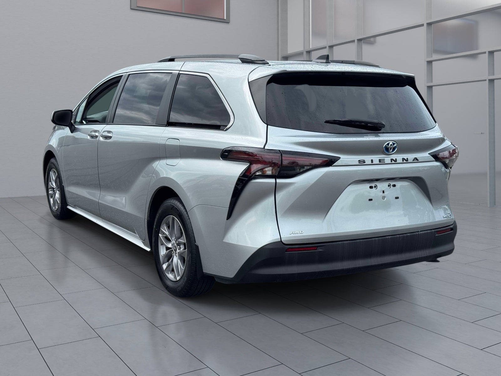 2023 Toyota Sienna LE 8 Passenger