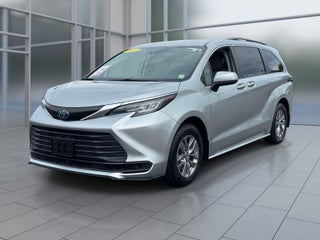 2023 Toyota Sienna LE 8 Passenger