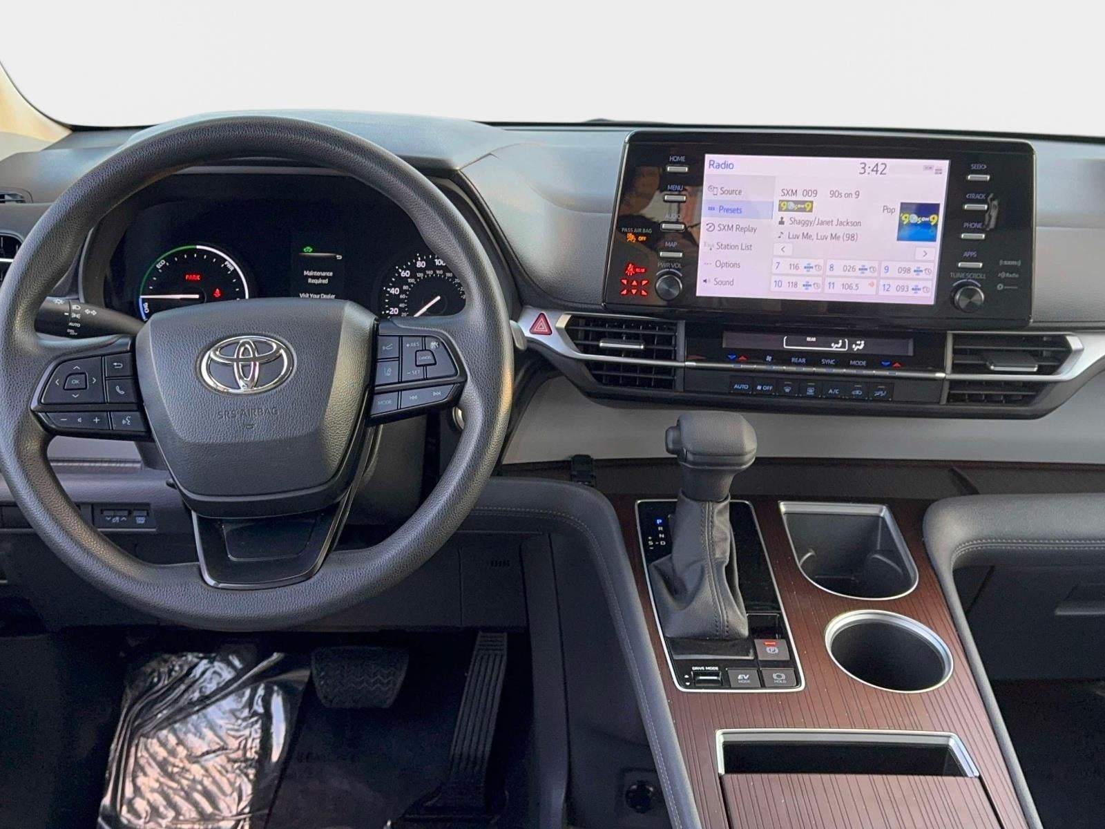 2023 Toyota Sienna LE 8 Passenger