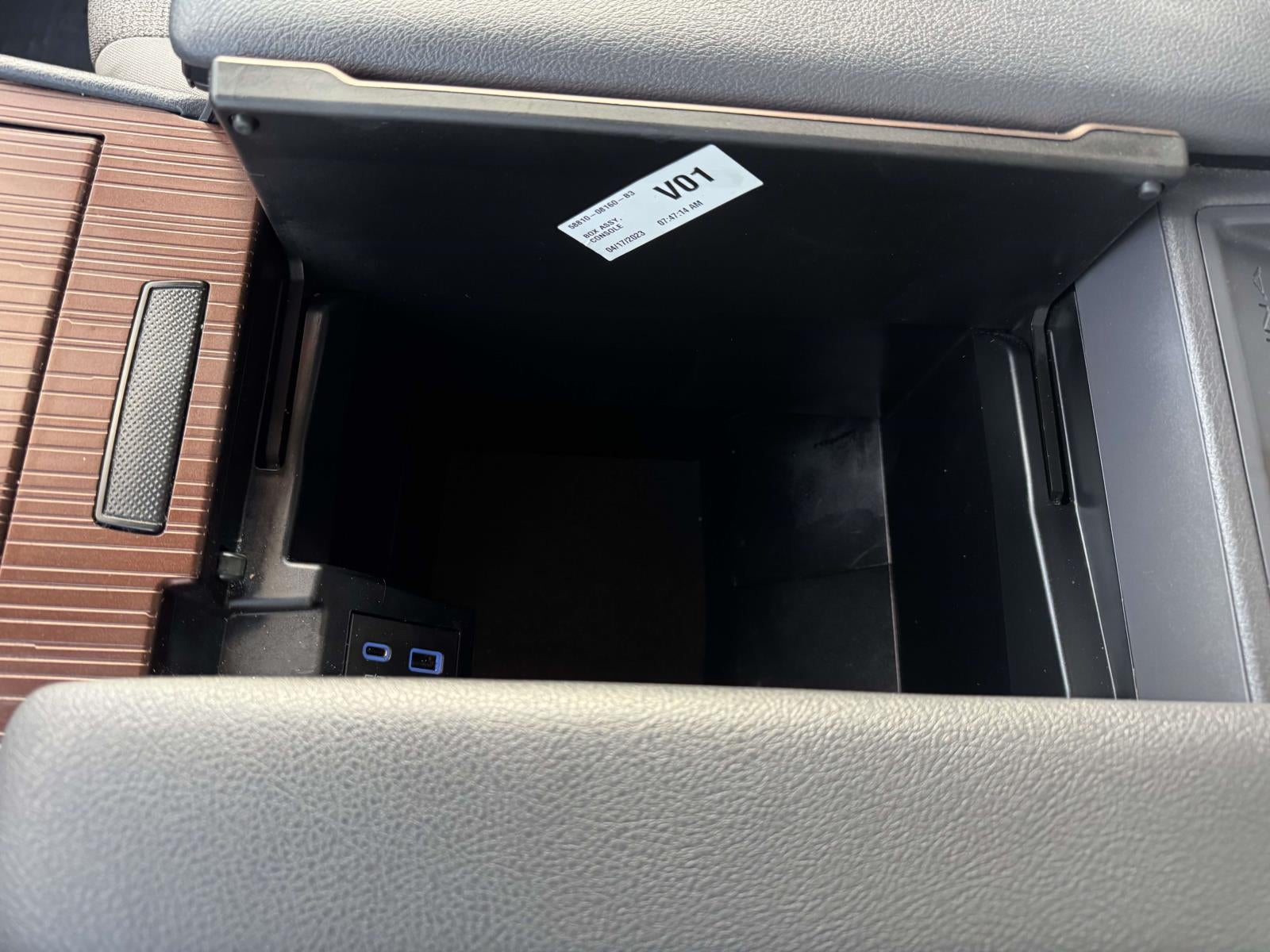 2023 Toyota Sienna LE 8 Passenger