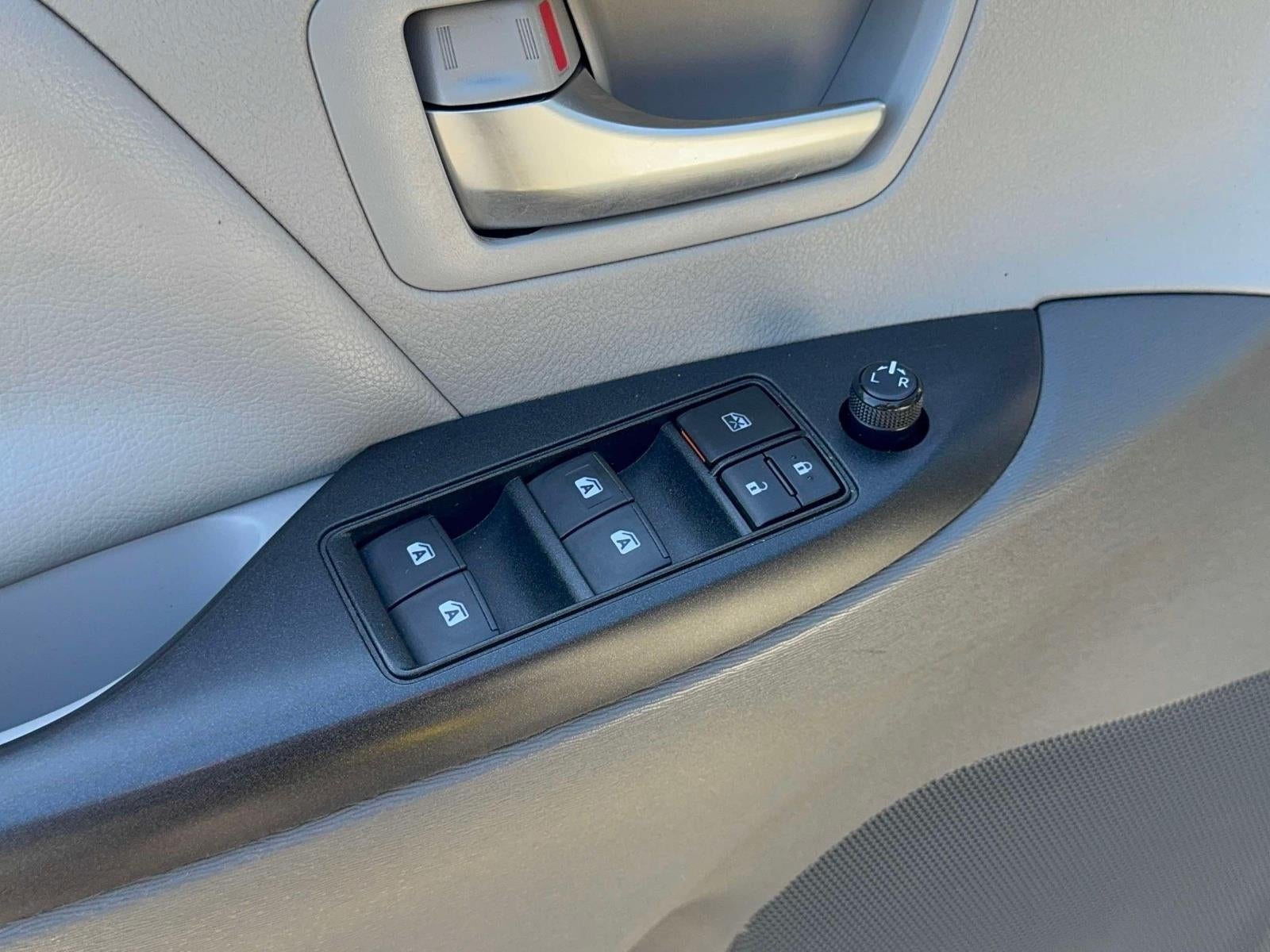 2020 Toyota Sienna LE 8 Passenger