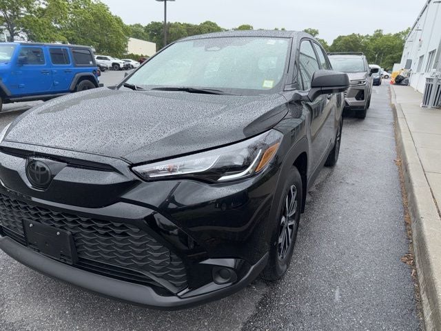 2025 Toyota Corolla Cross Hybrid S AWD's photo