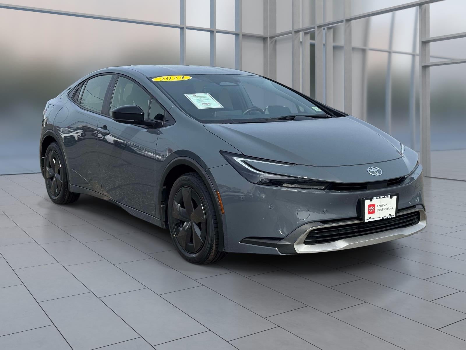 Used 2024 Toyota Prius Prime SE with VIN JTDACACU0R3025671 for sale in Riverhead, NY