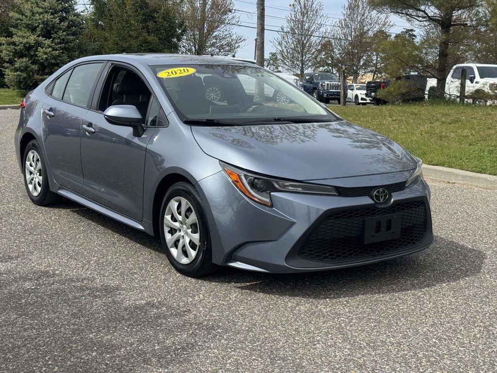 Used 2020 Toyota Corolla LE with VIN JTDEPRAE9LJ058400 for sale in Riverhead, NY
