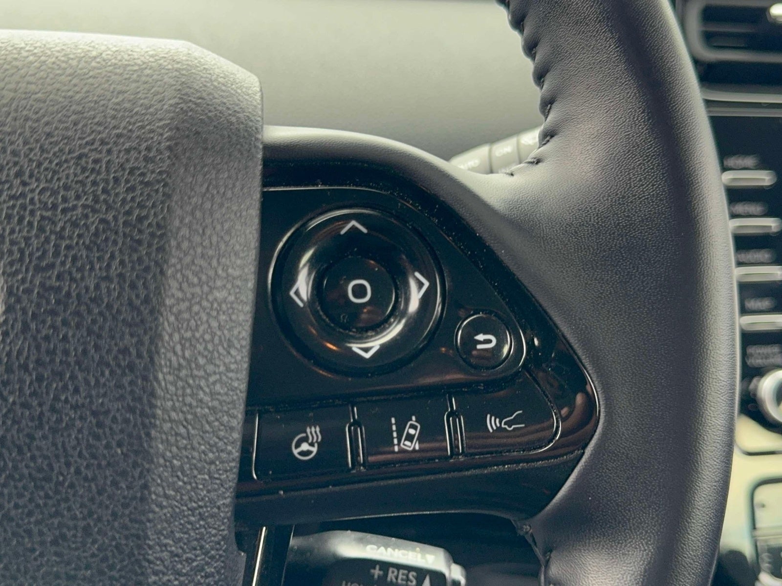 2022 Toyota Prius XLE AWD e