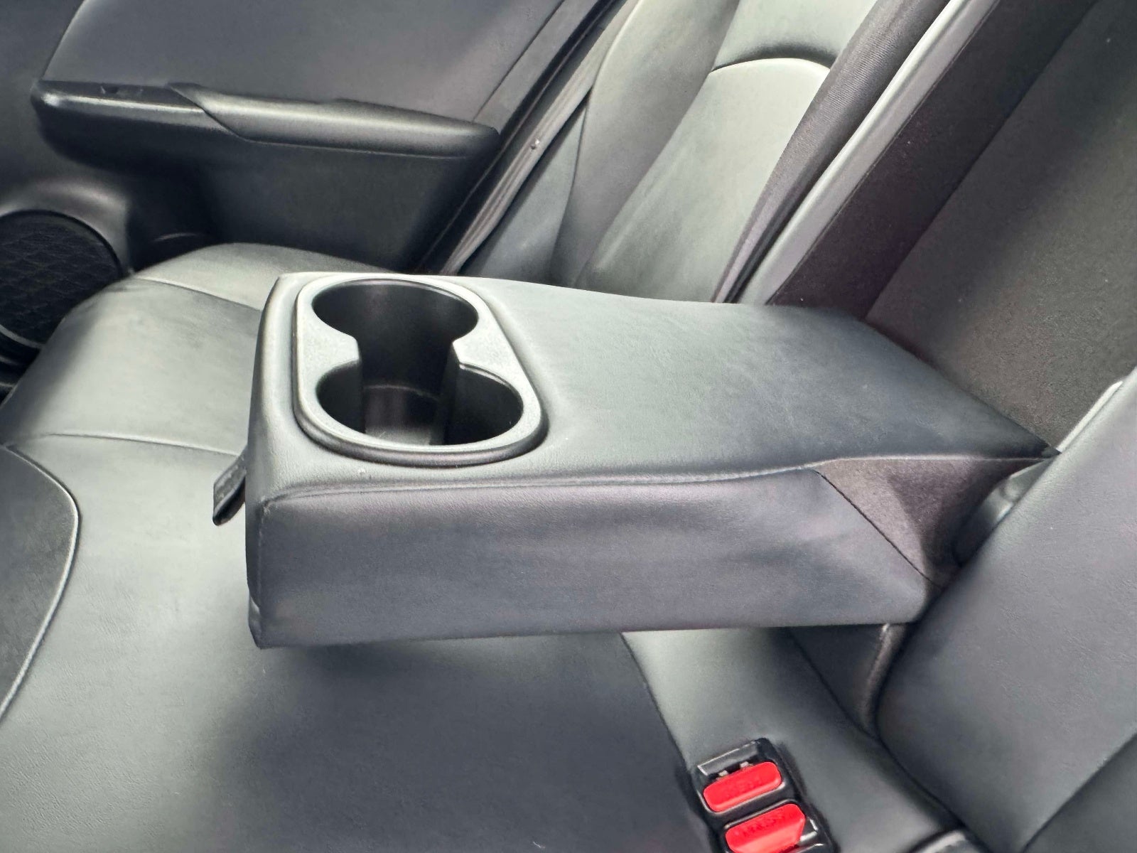 2022 Toyota Prius XLE AWD e