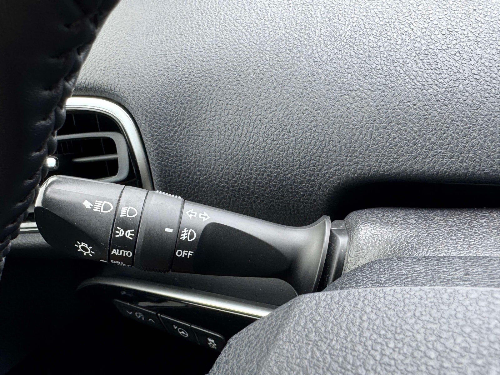 2022 Toyota Prius XLE AWD e