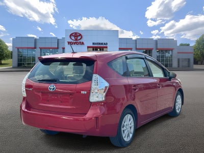 2014 Toyota Prius v Three