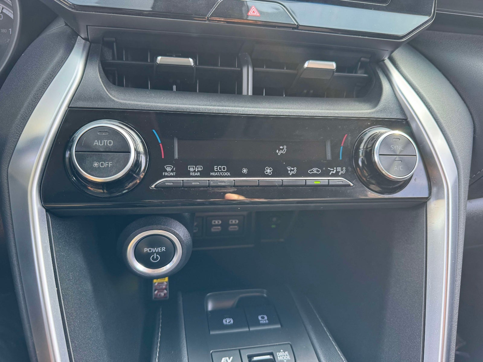 2023 Toyota Venza LE