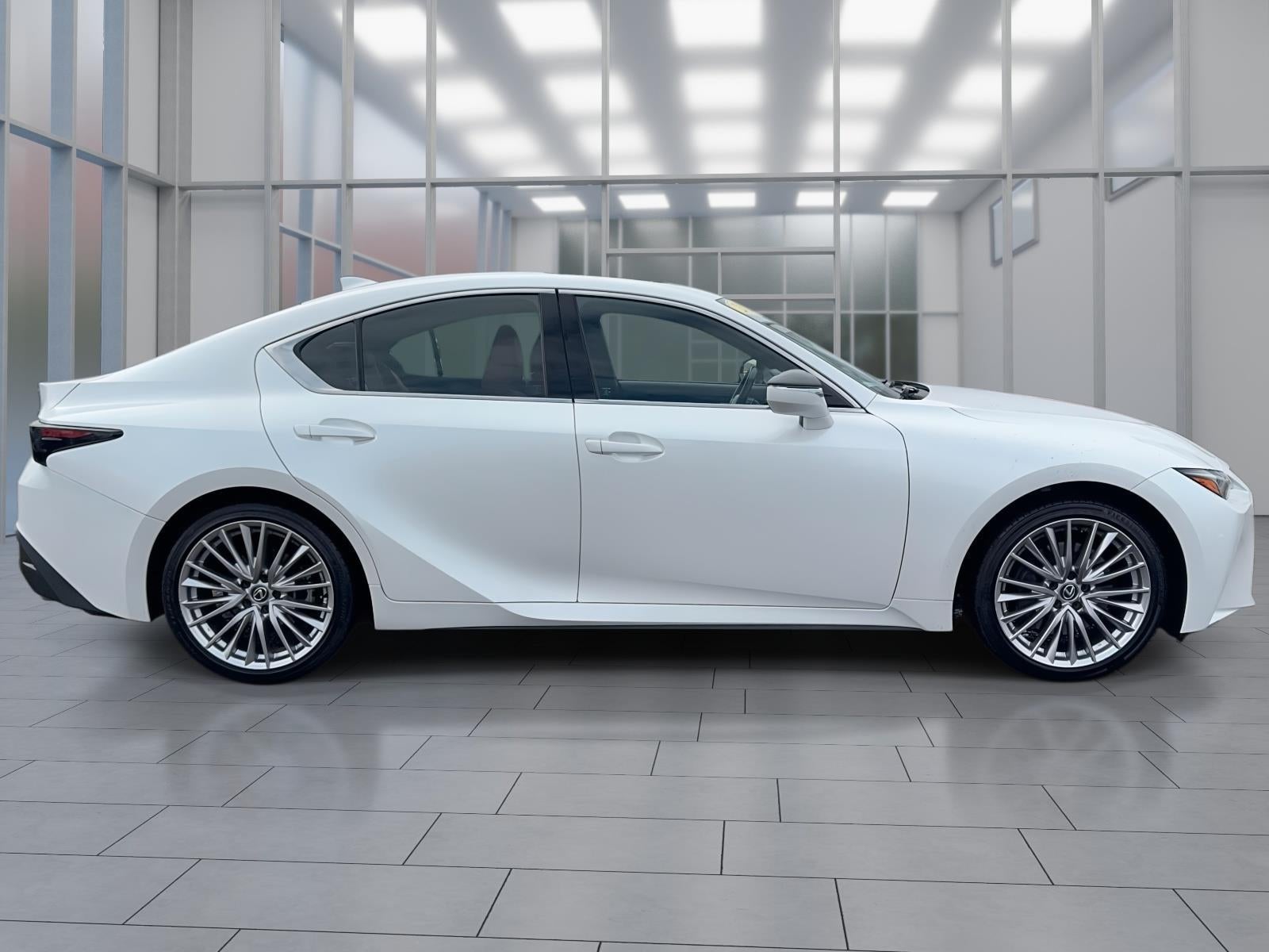 2023 Lexus IS 300