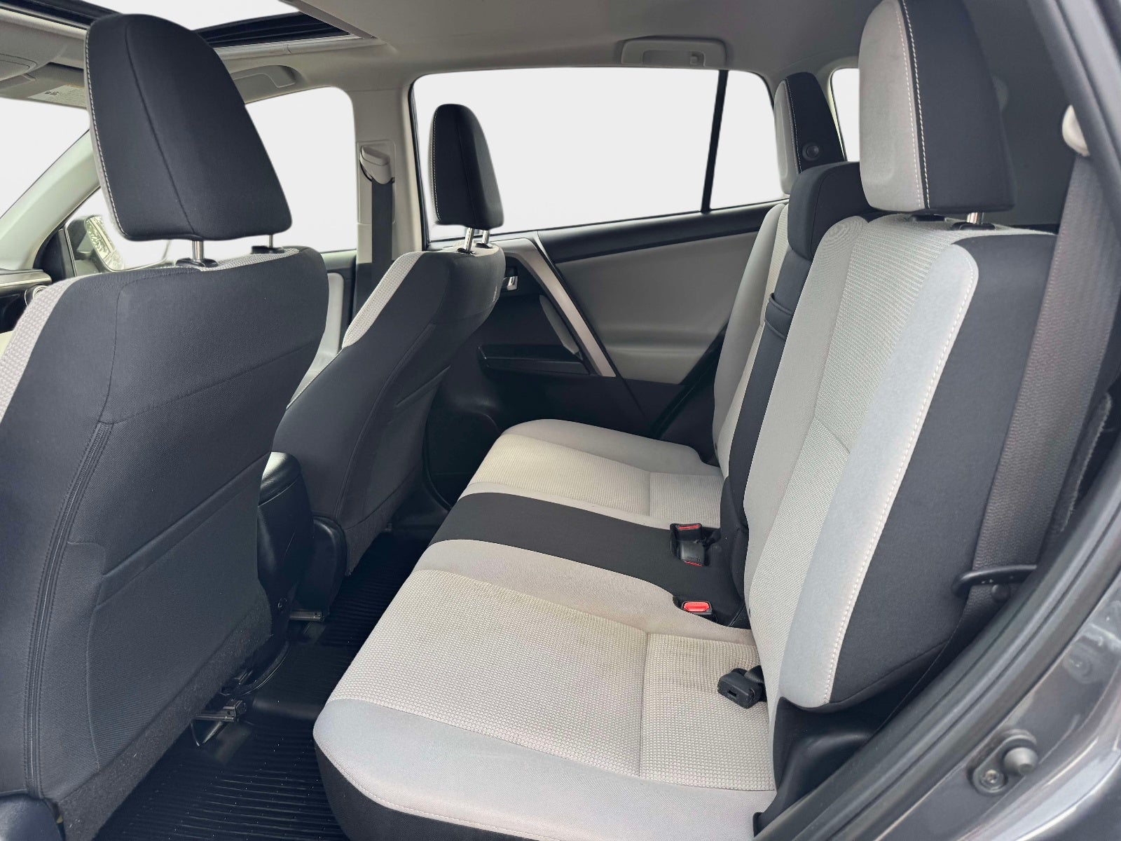 2017 Toyota RAV4 Hybrid XLE