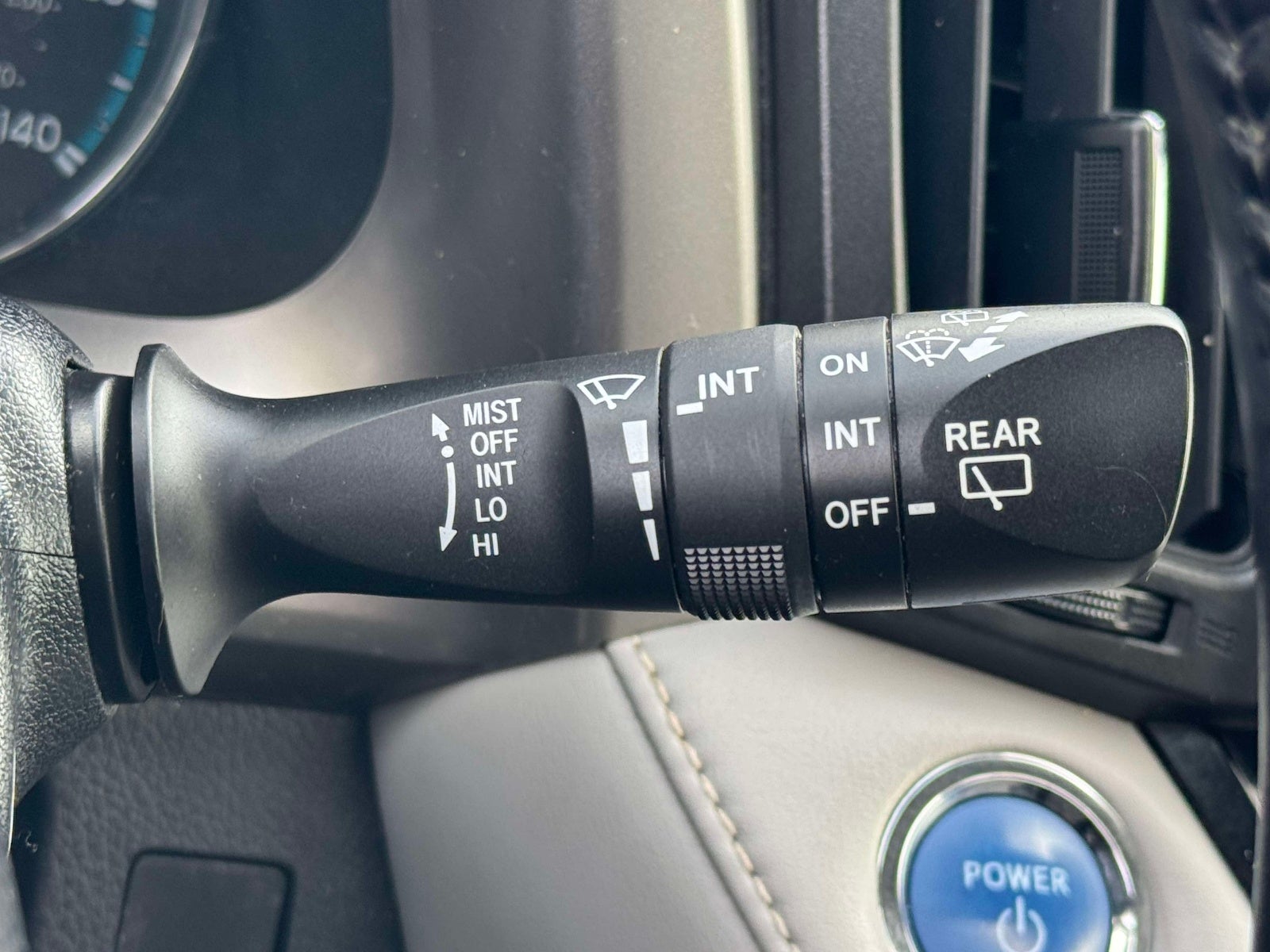 2017 Toyota RAV4 Hybrid XLE