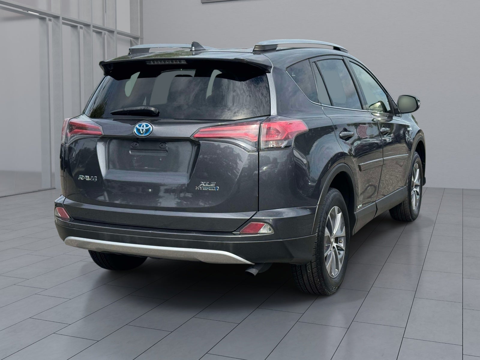 2017 Toyota RAV4 Hybrid XLE
