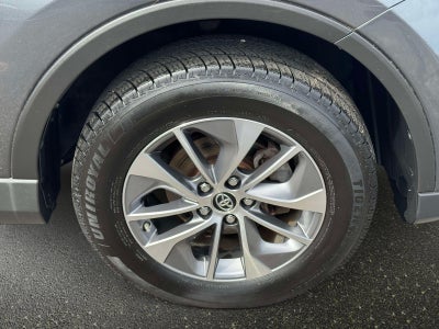 2017 Toyota RAV4 Hybrid XLE