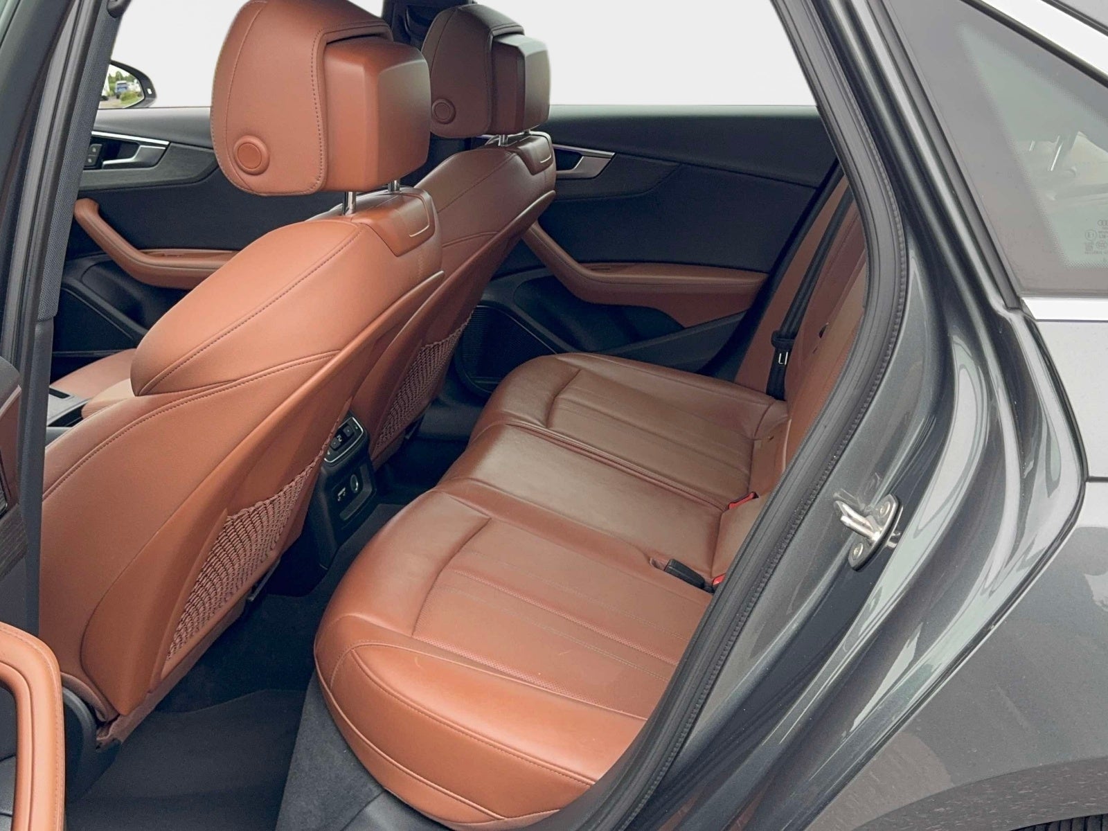 2023 Audi A4 45 S line Prestige quattro