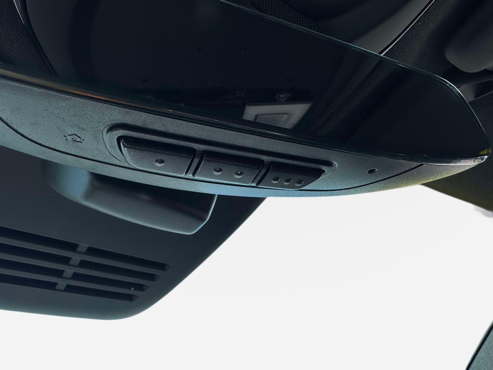 2021 Volvo XC40 Recharge Pure Electric P8