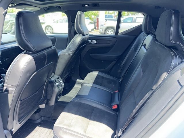 2021 Volvo XC40 Recharge Pure Electric P8
